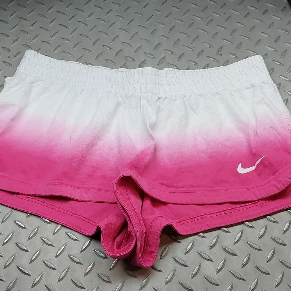 Nike Athletic bootie shorts size M Pink white hombre